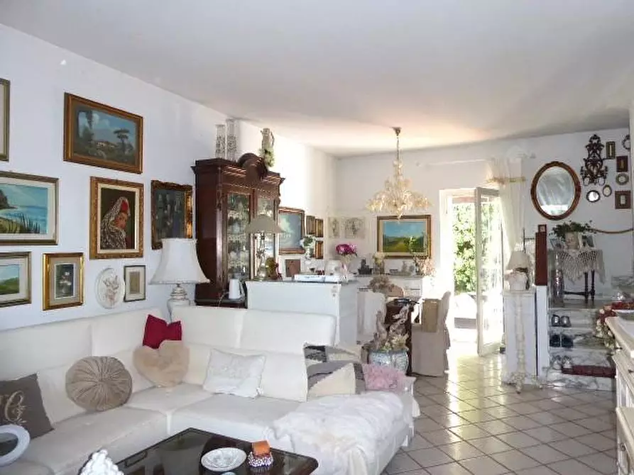 Immagine 23 di Casa indipendente in vendita  a Vecchiano