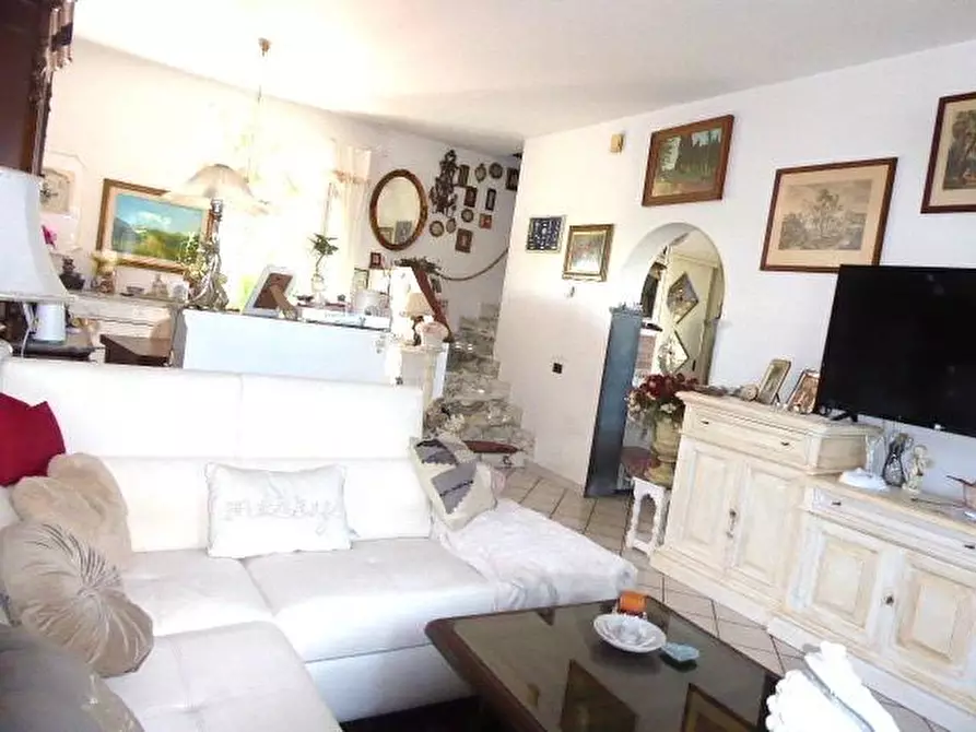 Immagine 18 di Casa indipendente in vendita  a Vecchiano