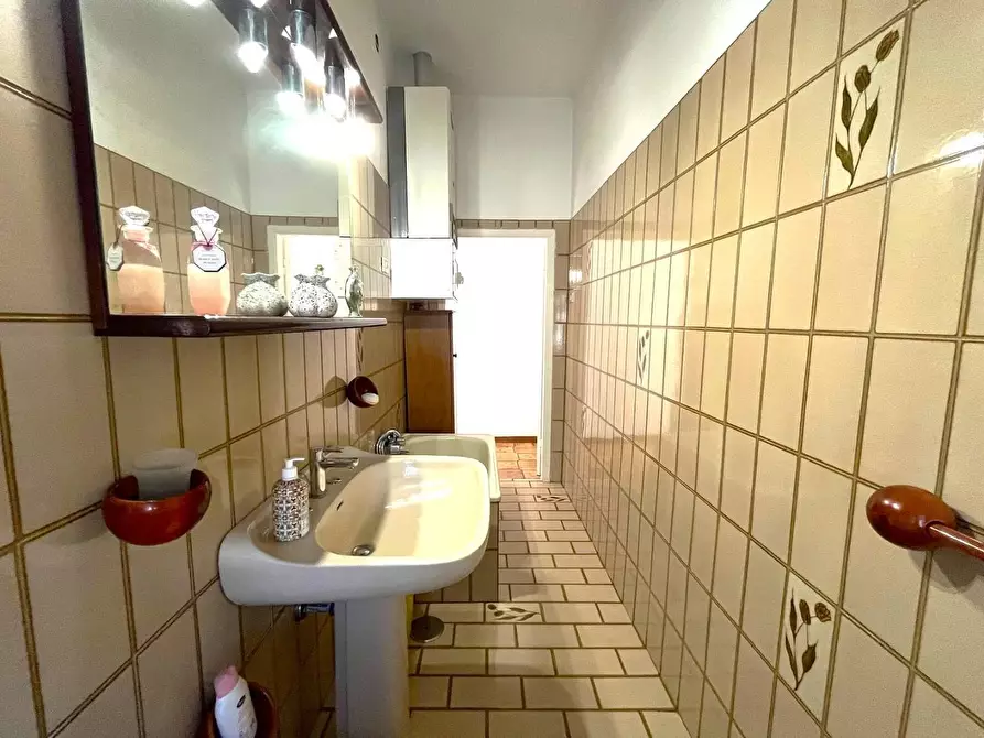 Immagine 15 di Appartamento in vendita  a Livorno