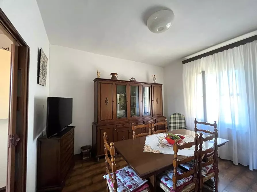 Immagine 8 di Appartamento in vendita  a Livorno