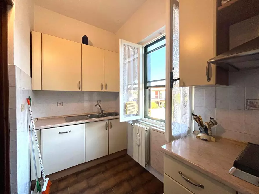 Immagine 3 di Appartamento in vendita  a Livorno