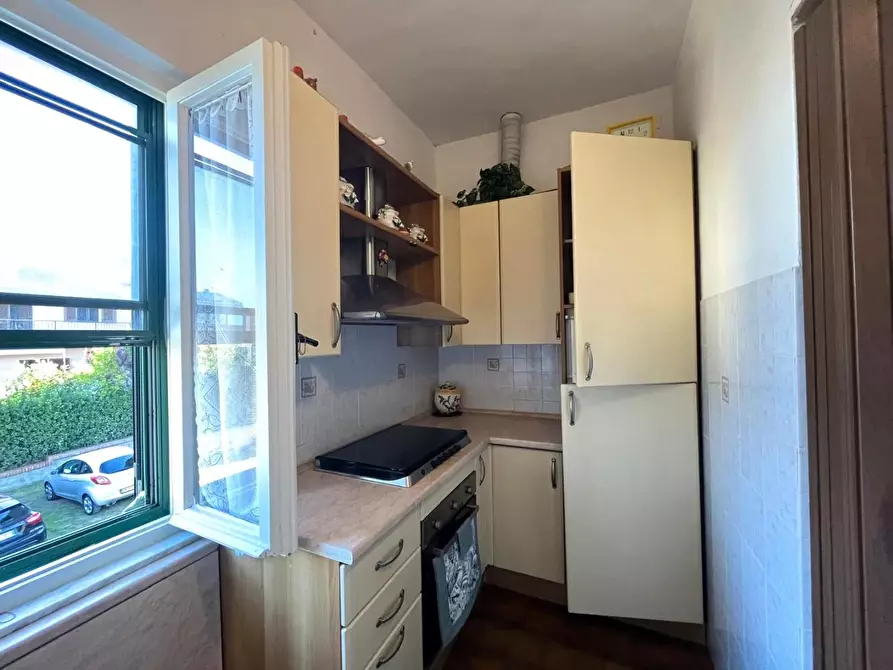 Immagine 5 di Appartamento in vendita  a Livorno