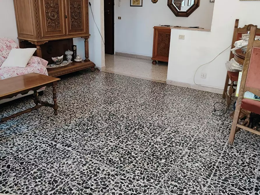 Immagine 5 di Appartamento in vendita  a Livorno