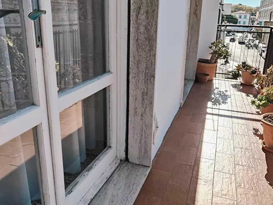Immagine 13 di Appartamento in vendita  a Livorno
