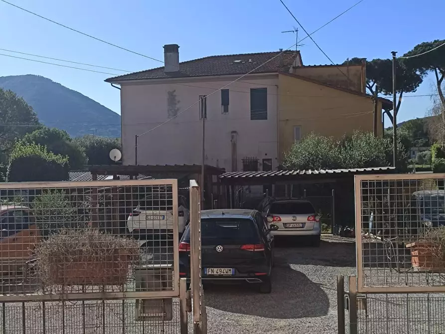 Immagine 9 di Terratetto in vendita  a Lucca