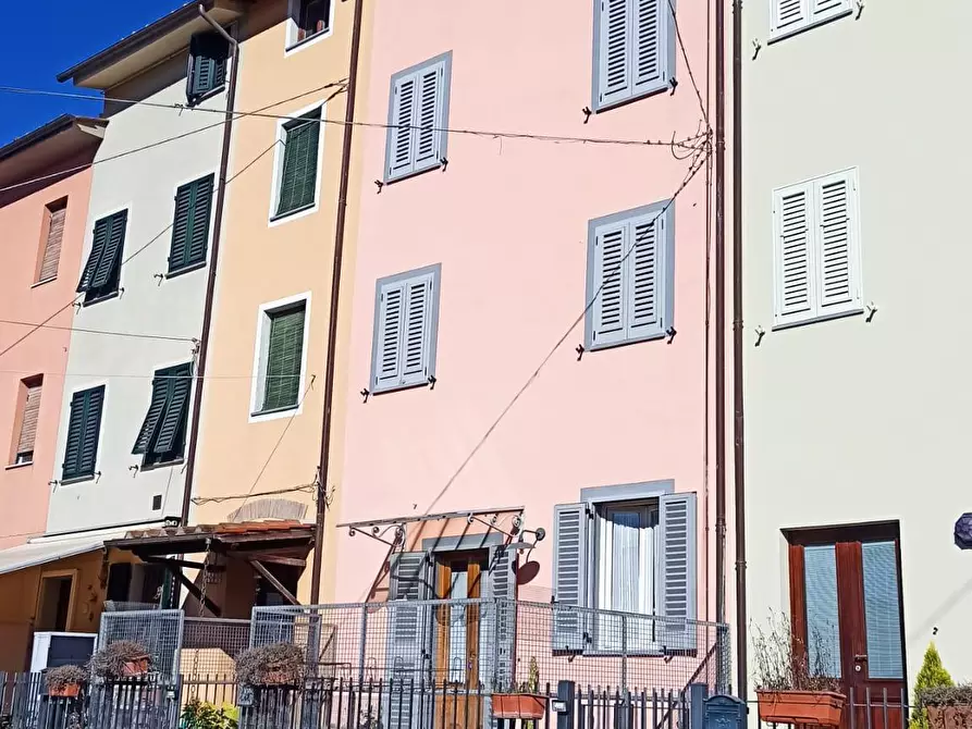 Immagine 2 di Terratetto in vendita  a Lucca