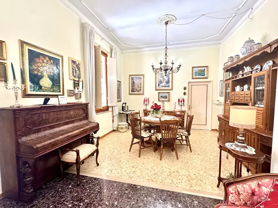 Immagine 20 di Appartamento in vendita  a Empoli