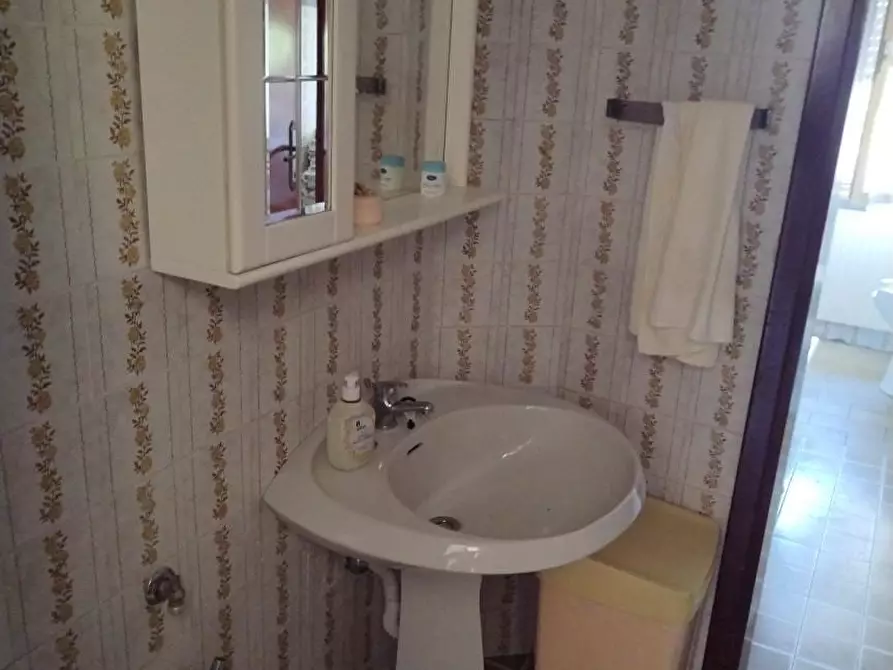 Immagine 14 di Appartamento in vendita  a Massa