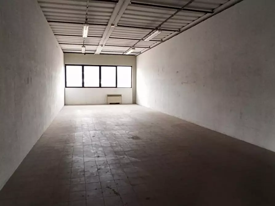 Immagine 22 di Attività artigianale in vendita  a Capannori