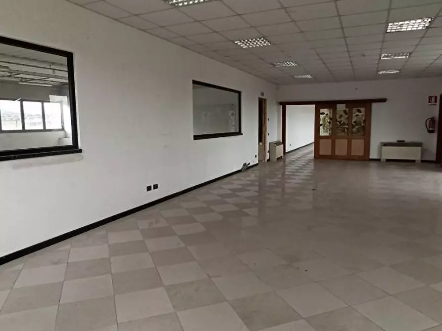 Immagine 29 di Attività artigianale in vendita  a Capannori