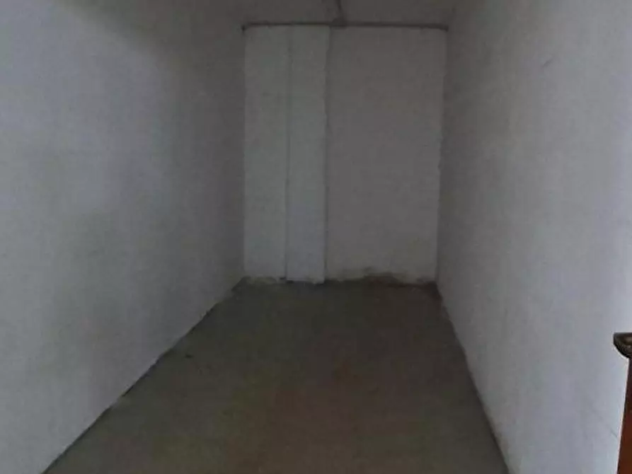 Immagine 7 di Attività artigianale in vendita  a Capannori