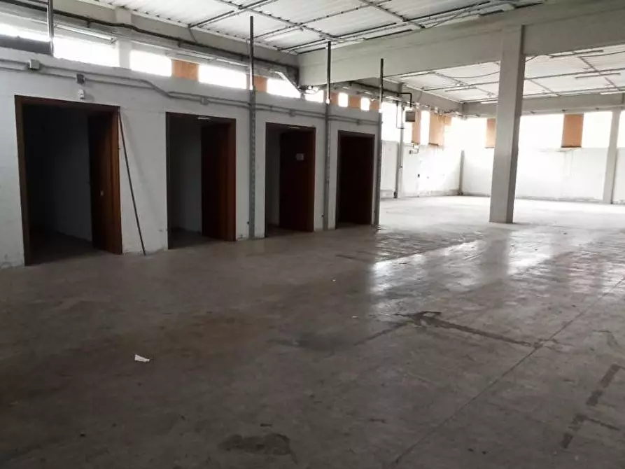 Immagine 4 di Attività artigianale in vendita  a Capannori