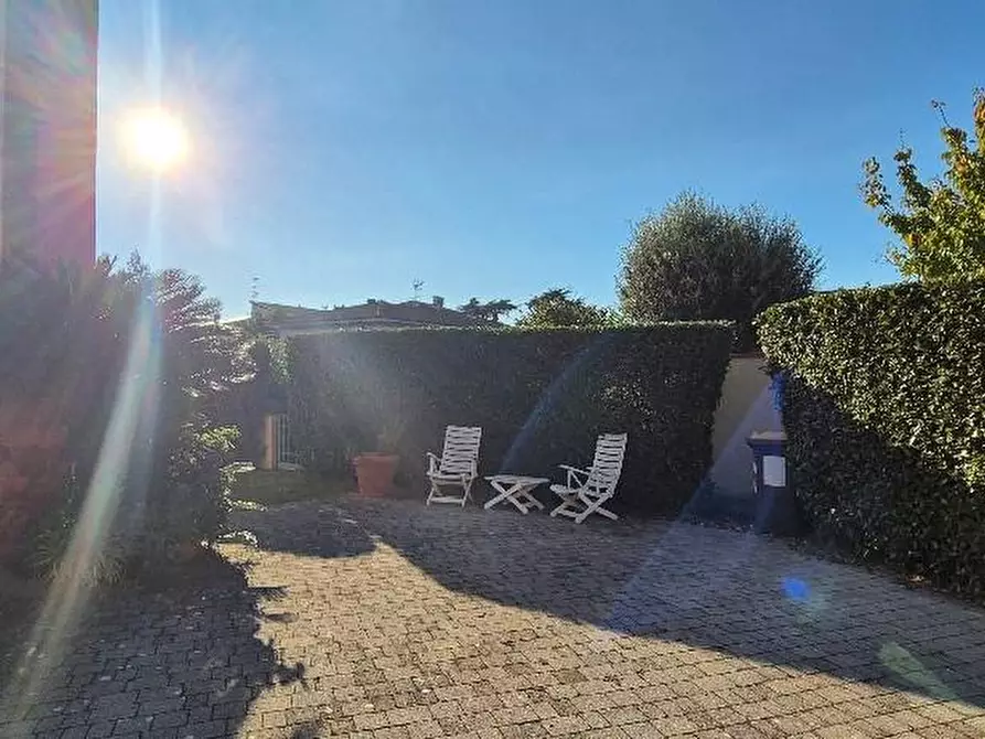 Immagine 27 di Casa trifamiliare in affitto  a Cascina