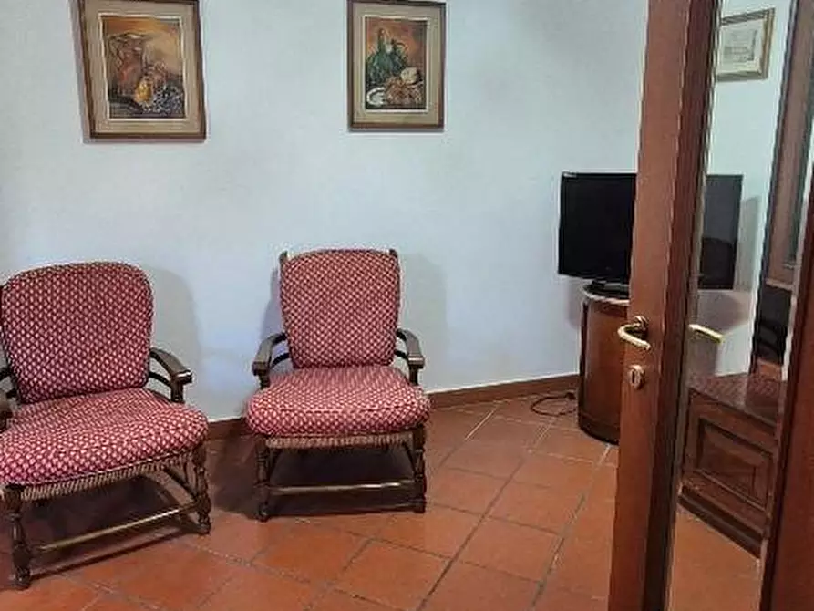 Immagine 9 di Casa trifamiliare in affitto  a Cascina