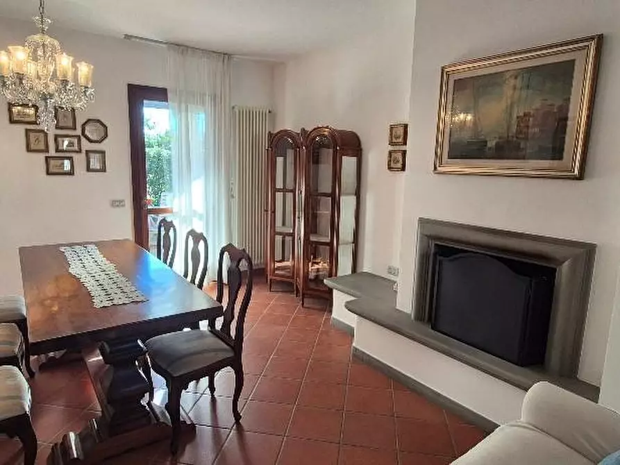 Immagine 5 di Casa trifamiliare in affitto  a Cascina