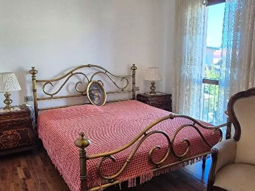 Immagine 23 di Casa trifamiliare in affitto  a Cascina