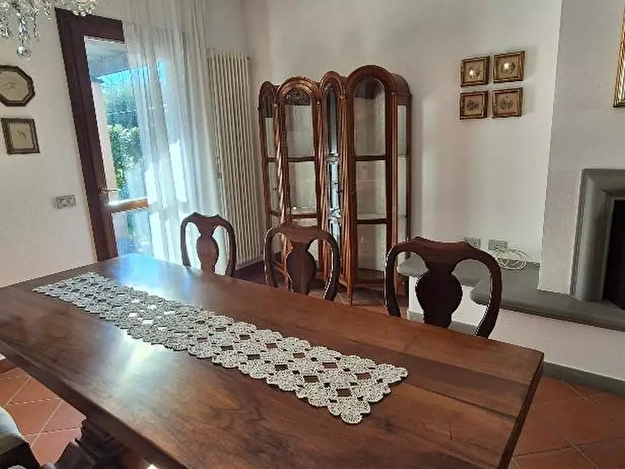 Immagine 2 di Casa trifamiliare in affitto  a Cascina