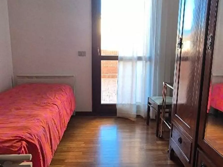 Immagine 22 di Casa trifamiliare in affitto  a Cascina