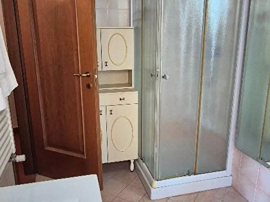 Immagine 13 di Casa trifamiliare in affitto  a Cascina