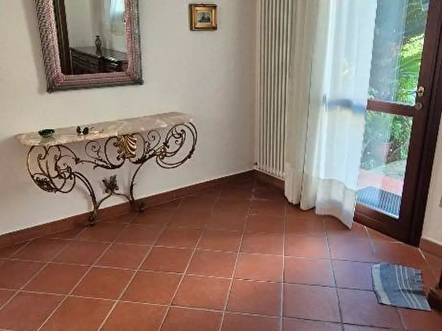 Immagine 8 di Casa trifamiliare in affitto  a Cascina