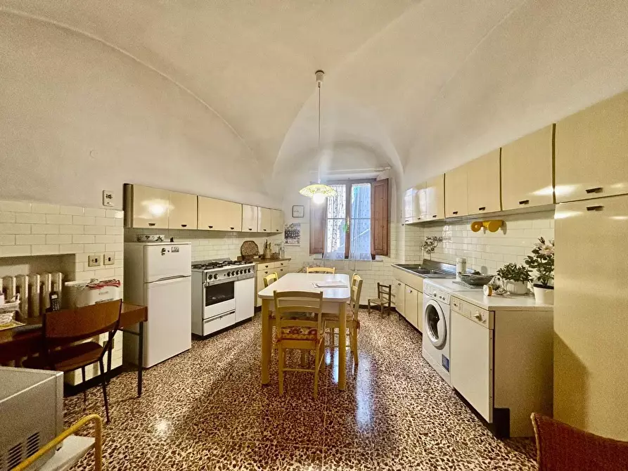 Immagine 10 di Appartamento in vendita  a Volterra