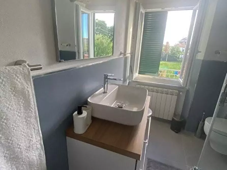 Immagine 7 di Casa semindipendente in vendita  a Massa