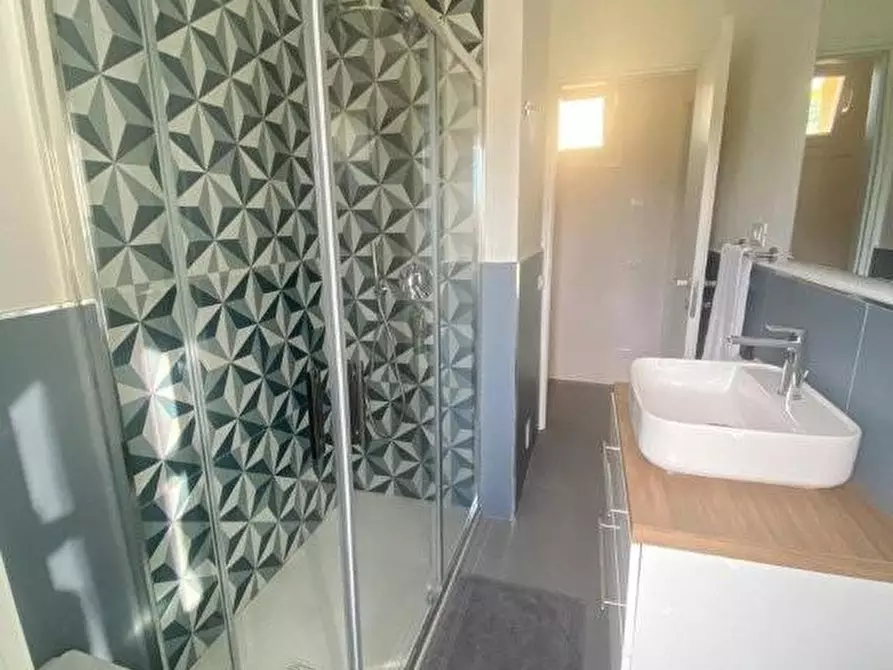 Immagine 5 di Casa semindipendente in vendita  a Massa