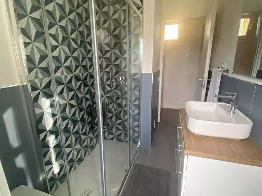 Immagine 4 di Casa semindipendente in vendita  a Massa