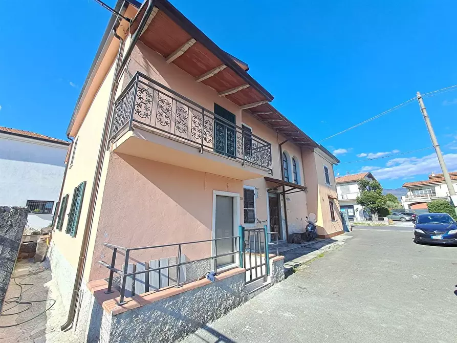 Immagine 4 di Terratetto in vendita  a Ortonovo