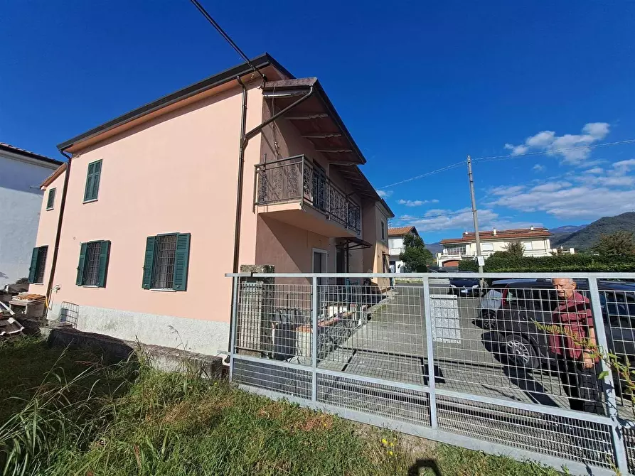 Immagine 2 di Terratetto in vendita  a Ortonovo