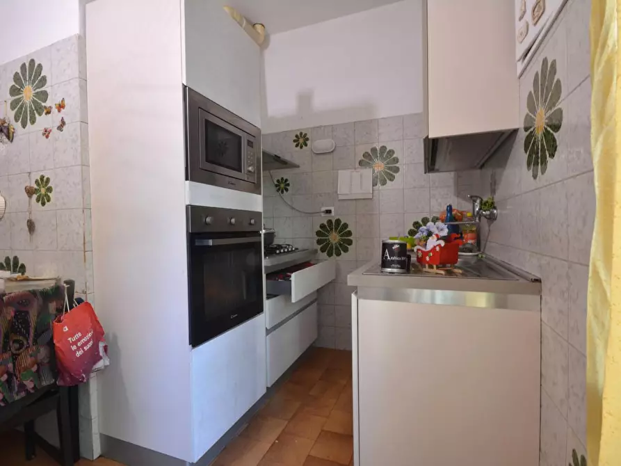 Immagine 7 di Appartamento in vendita  a Lucca