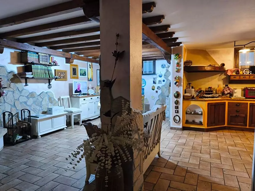 Immagine 1 di Casa semindipendente in vendita  a Castelnuovo Magra