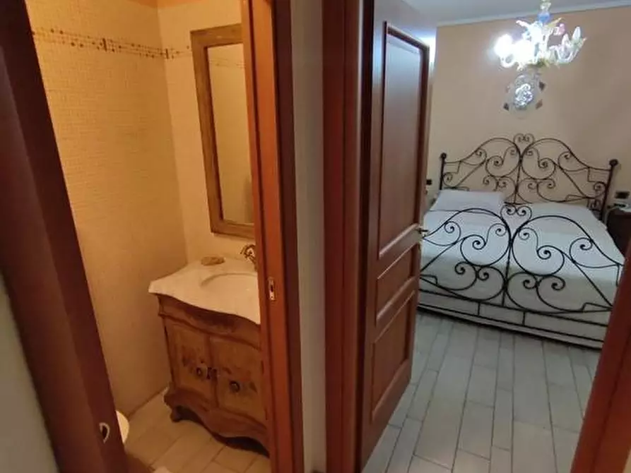 Immagine 23 di Casa semindipendente in vendita  a Castelnuovo Magra