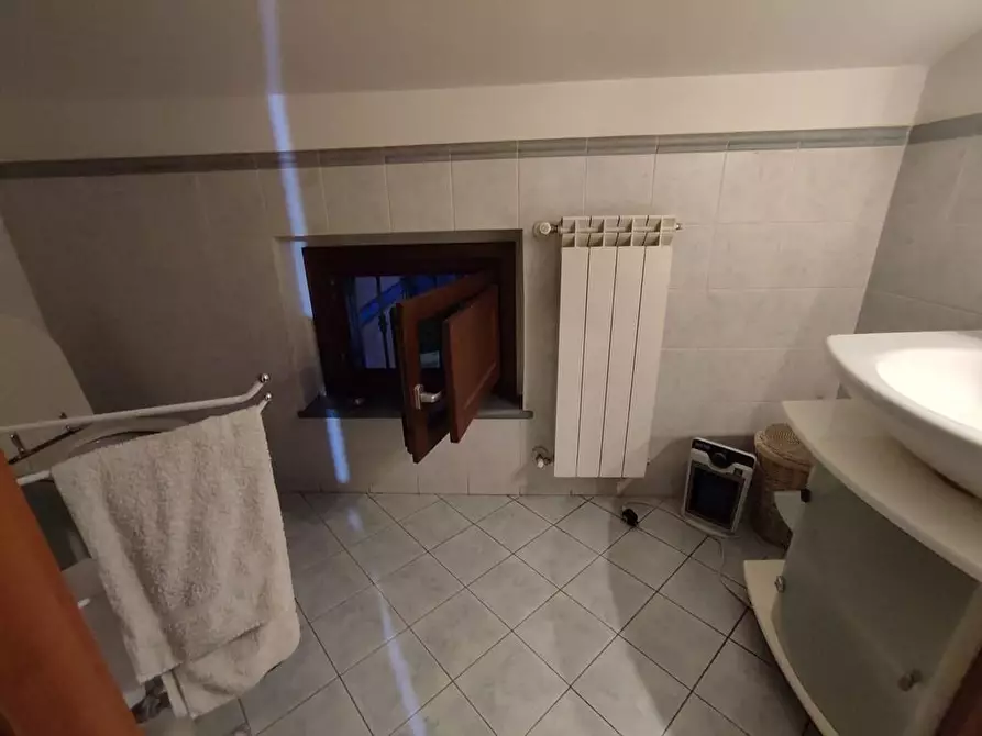 Immagine 19 di Casa semindipendente in vendita  a Castelnuovo Magra