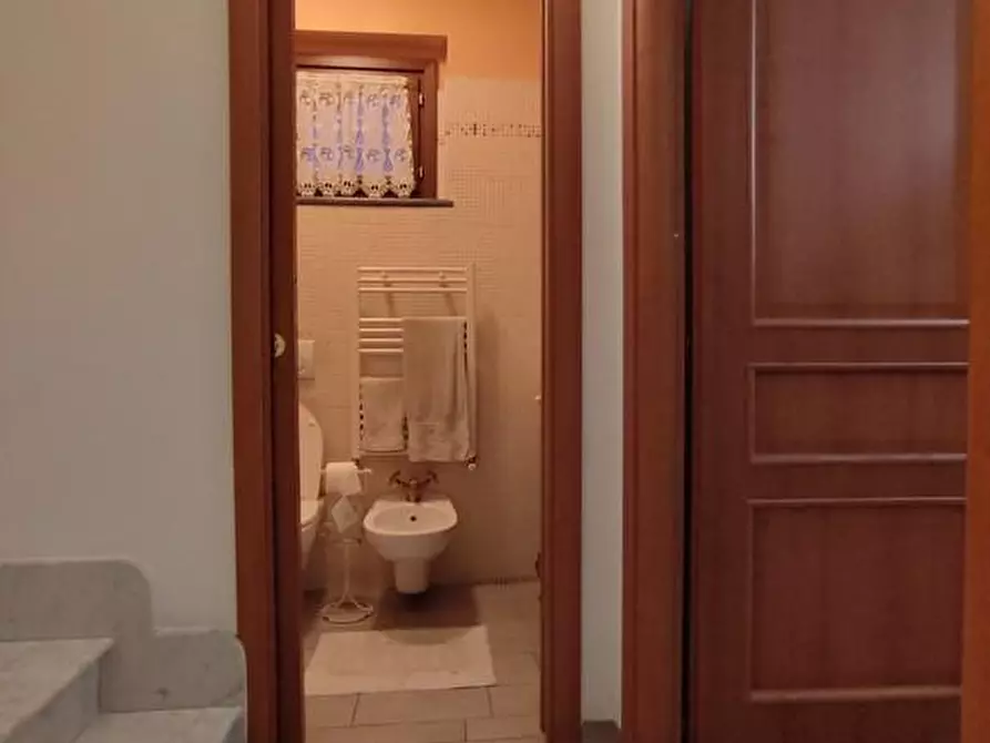 Immagine 11 di Casa semindipendente in vendita  a Castelnuovo Magra