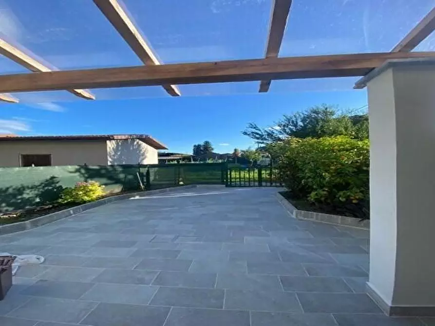 Immagine 1 di Casa semindipendente in vendita  a Massa