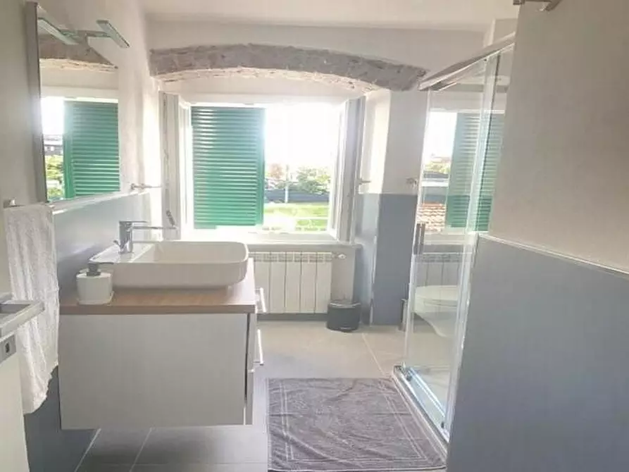 Immagine 13 di Casa semindipendente in vendita  a Massa