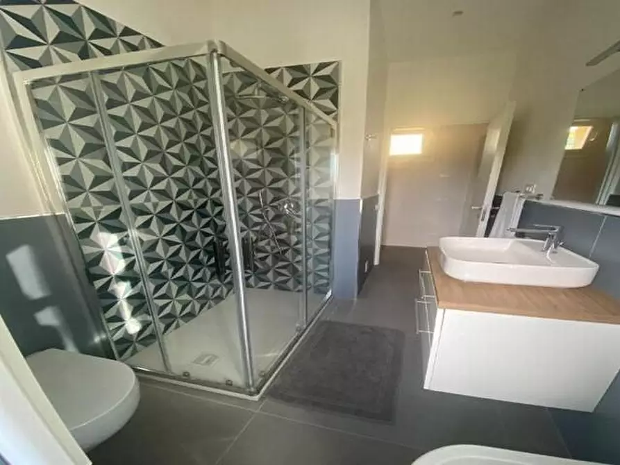 Immagine 11 di Casa semindipendente in vendita  a Massa