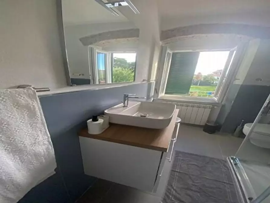 Immagine 12 di Casa semindipendente in vendita  a Massa