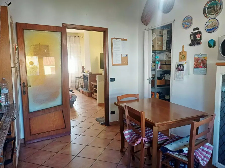 Immagine 8 di Appartamento in vendita  a Cascina