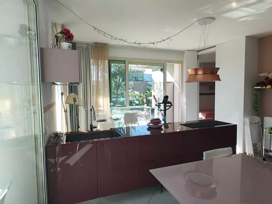 Immagine 9 di Mansarda in vendita  a Lucca