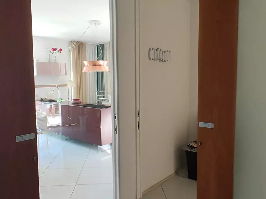 Immagine 4 di Mansarda in vendita  a Lucca