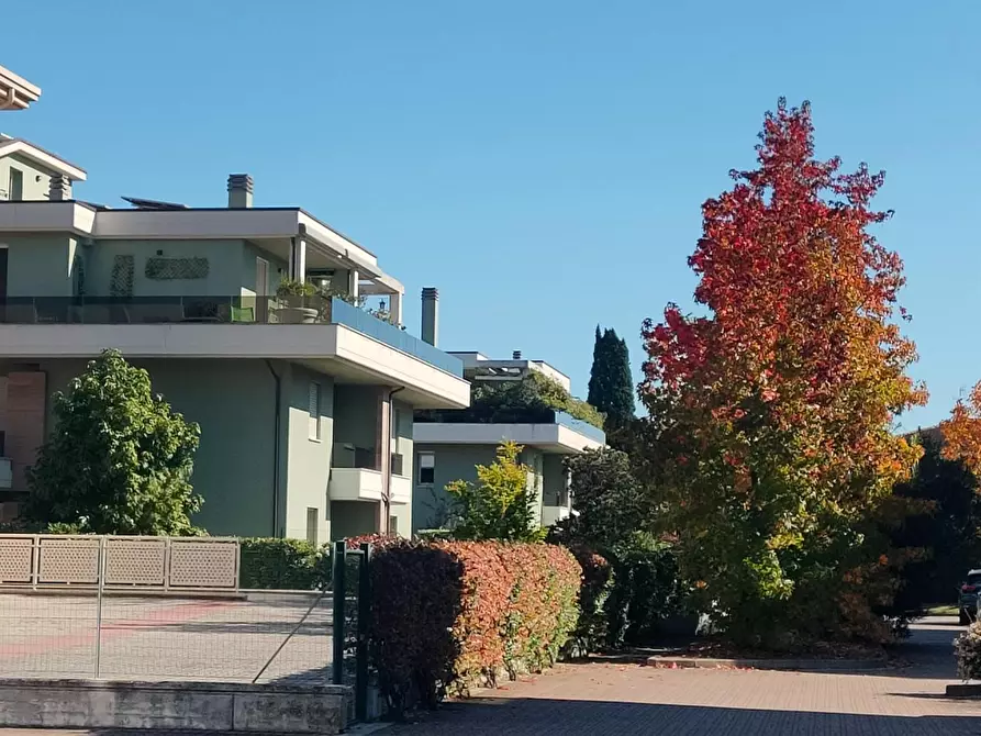 Immagine 23 di Mansarda in vendita  a Lucca