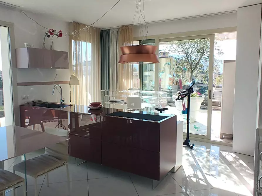 Immagine 6 di Mansarda in vendita  a Lucca