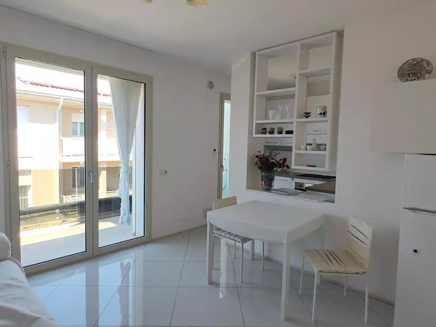 Immagine 14 di Mansarda in vendita  a Lucca