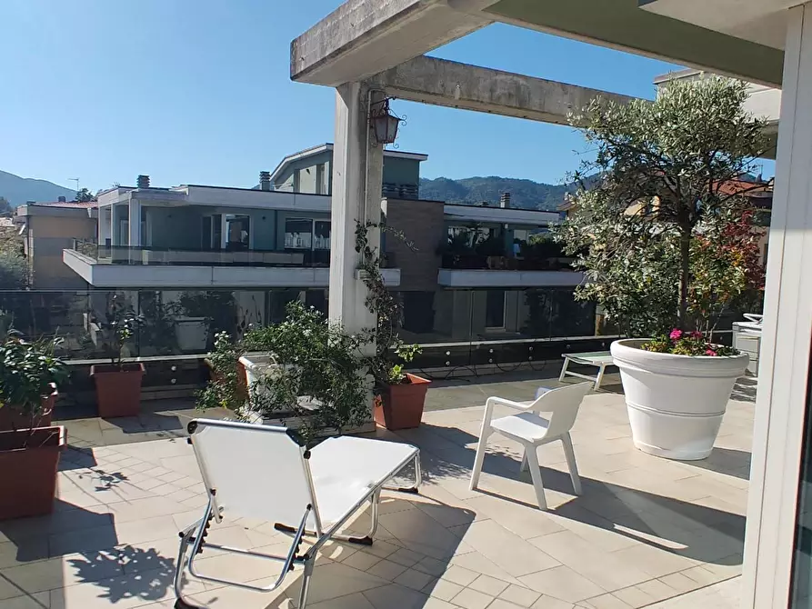 Immagine 20 di Mansarda in vendita  a Lucca