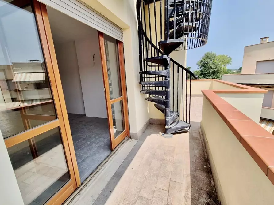 Immagine 5 di Appartamento in vendita  a Pisa