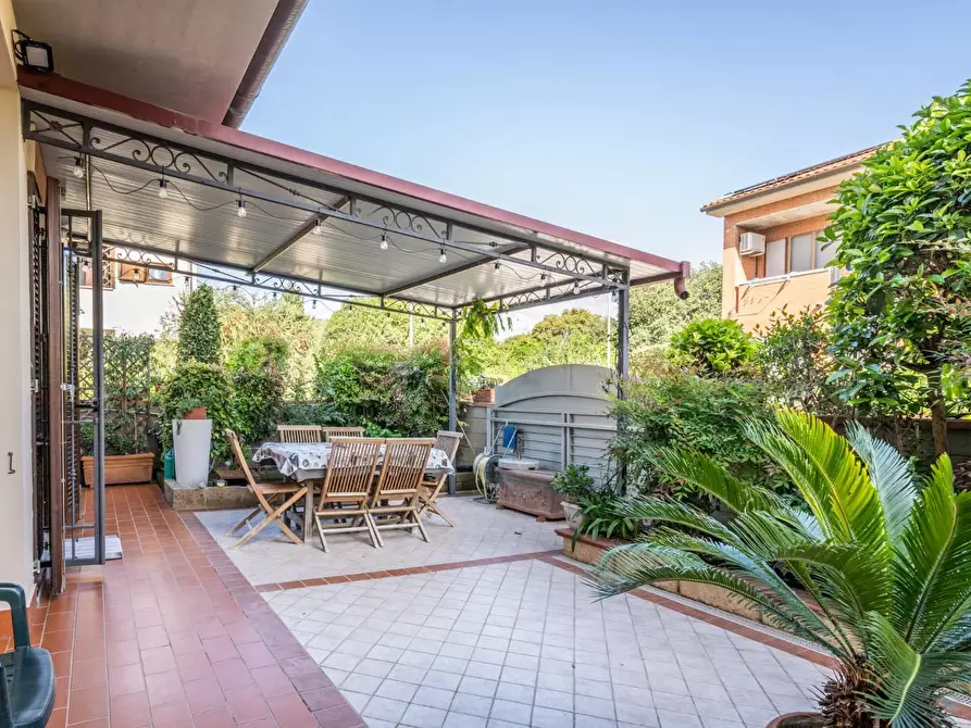 Immagine 2 di Villetta a schiera in vendita  a Cascina