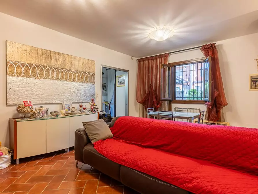 Immagine 9 di Villetta a schiera in vendita  a Cascina