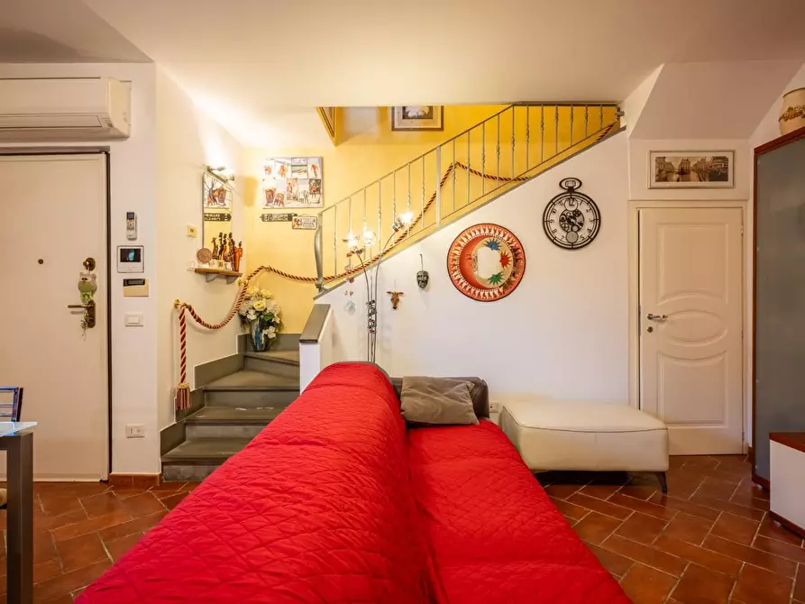 Immagine 13 di Villetta a schiera in vendita  a Cascina